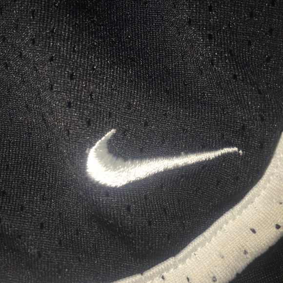 Black and white Nike shorts - Picture 4 of 6